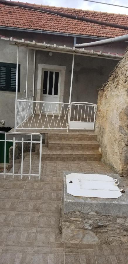 Apartman Bogdan Jelsa  Exterior photo
