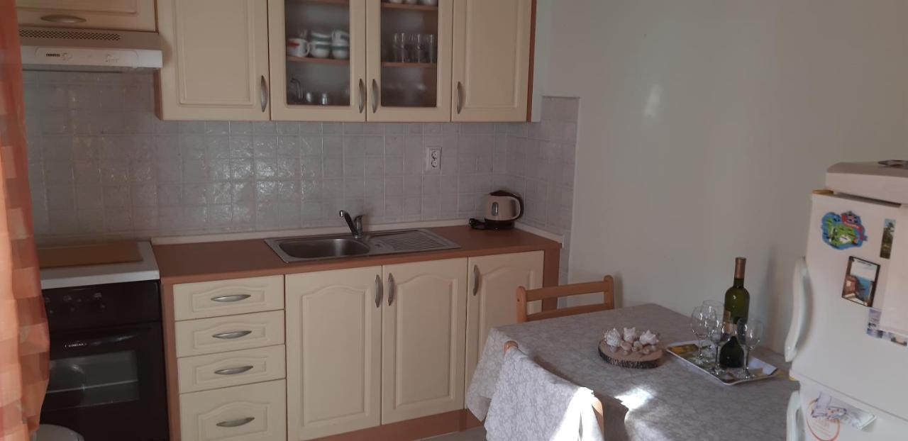 Apartman Bogdan Jelsa  Exterior photo